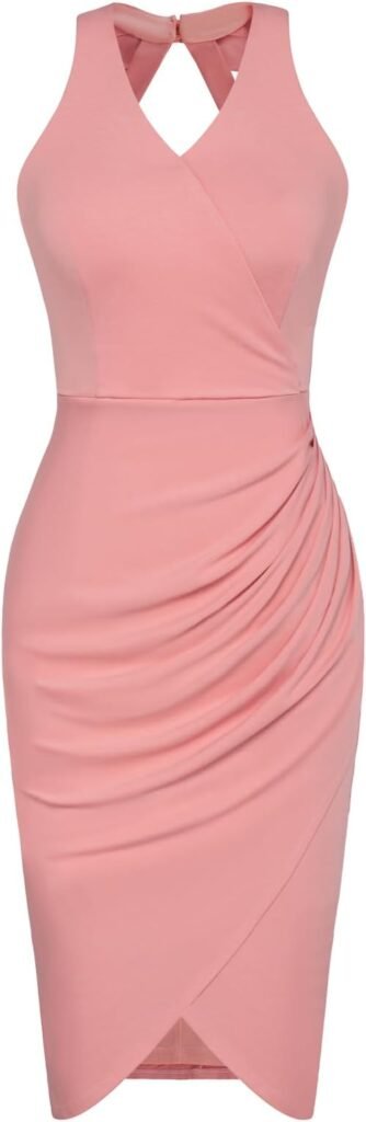 Robe vintage rose poudré moulante sans manches à effet drapé.