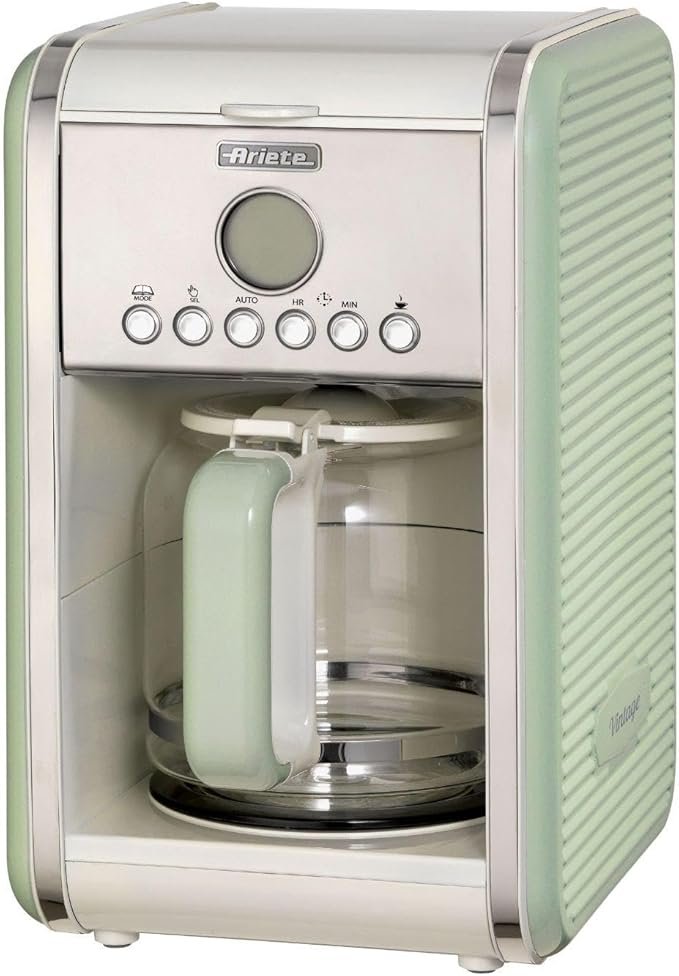 Cafetière électrique vintage Ariete verte avec verseuse en verre et panneau de commande digital.
