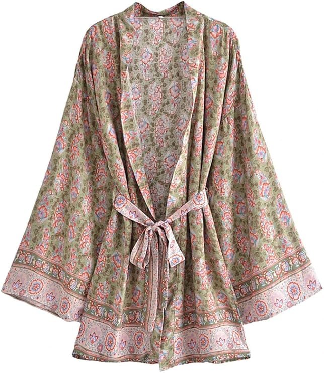 Kimono vintage vert à motifs orientaux et ceinture à nouer.