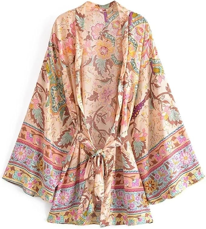 Kimono fleuri bohème à manches larges et ceinture nouée.